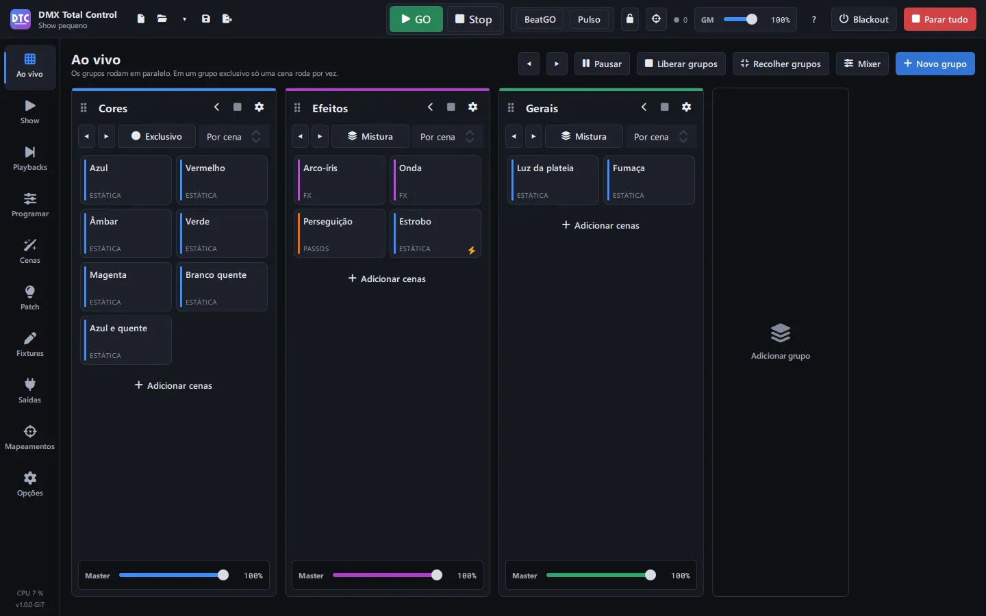 A página Ao vivo do DMX Total Control: três grupos de cenas (cores, efeitos e gerais) com seu master